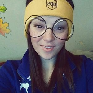 Meet your Posher, Amber